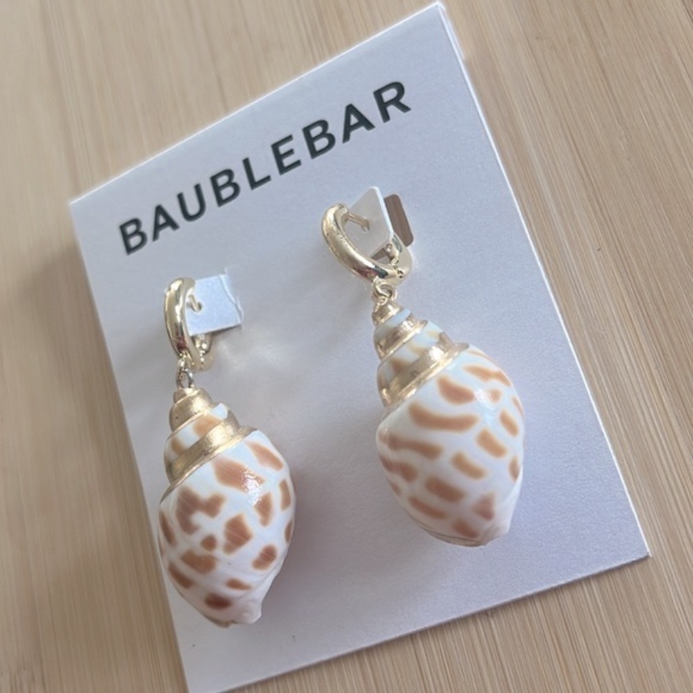 Brand New BaubleBar Gold Tone Conch Seashell Drop Earrings Beach Vacation Cruise - Picture 5 of 12